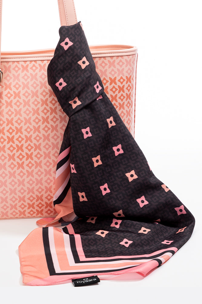 Amaryllis Scarf (36" X 36")