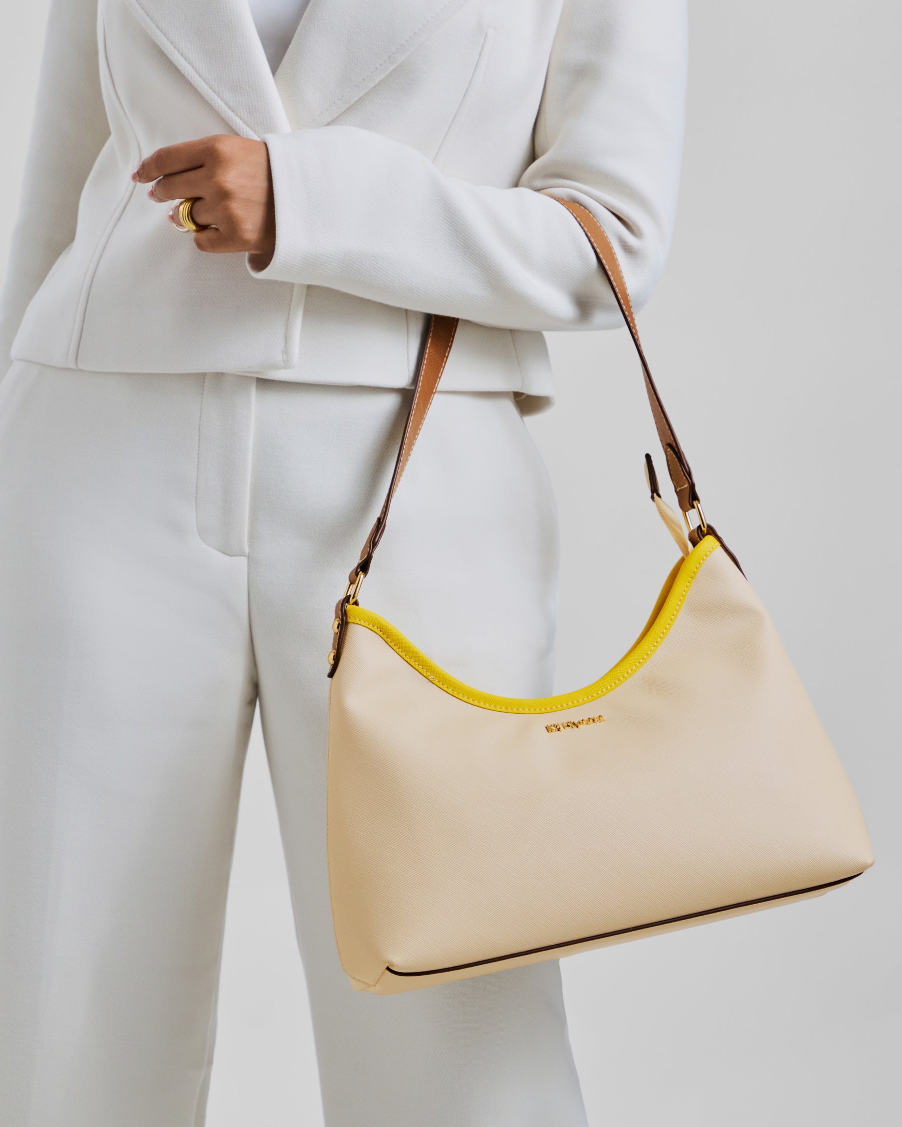 Avelin Shoulder Bag Beige