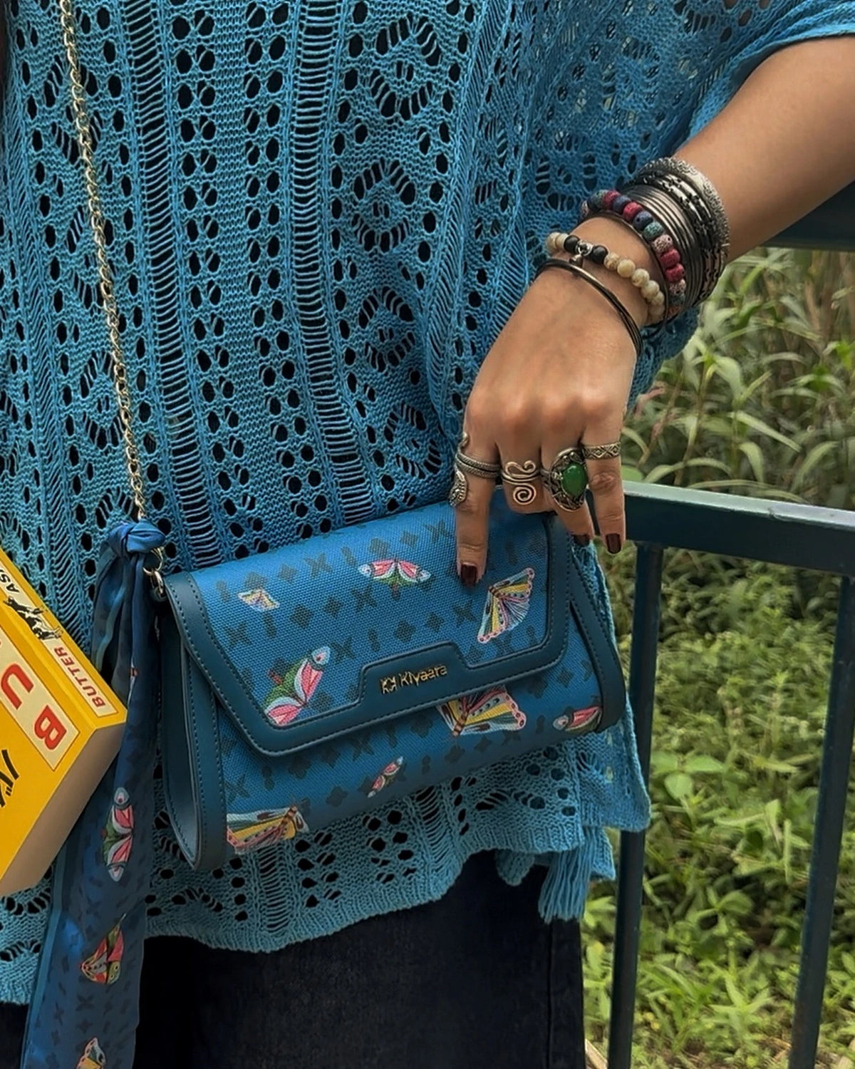 Flutter Clutch Bag Midnight Blue Influencer 02