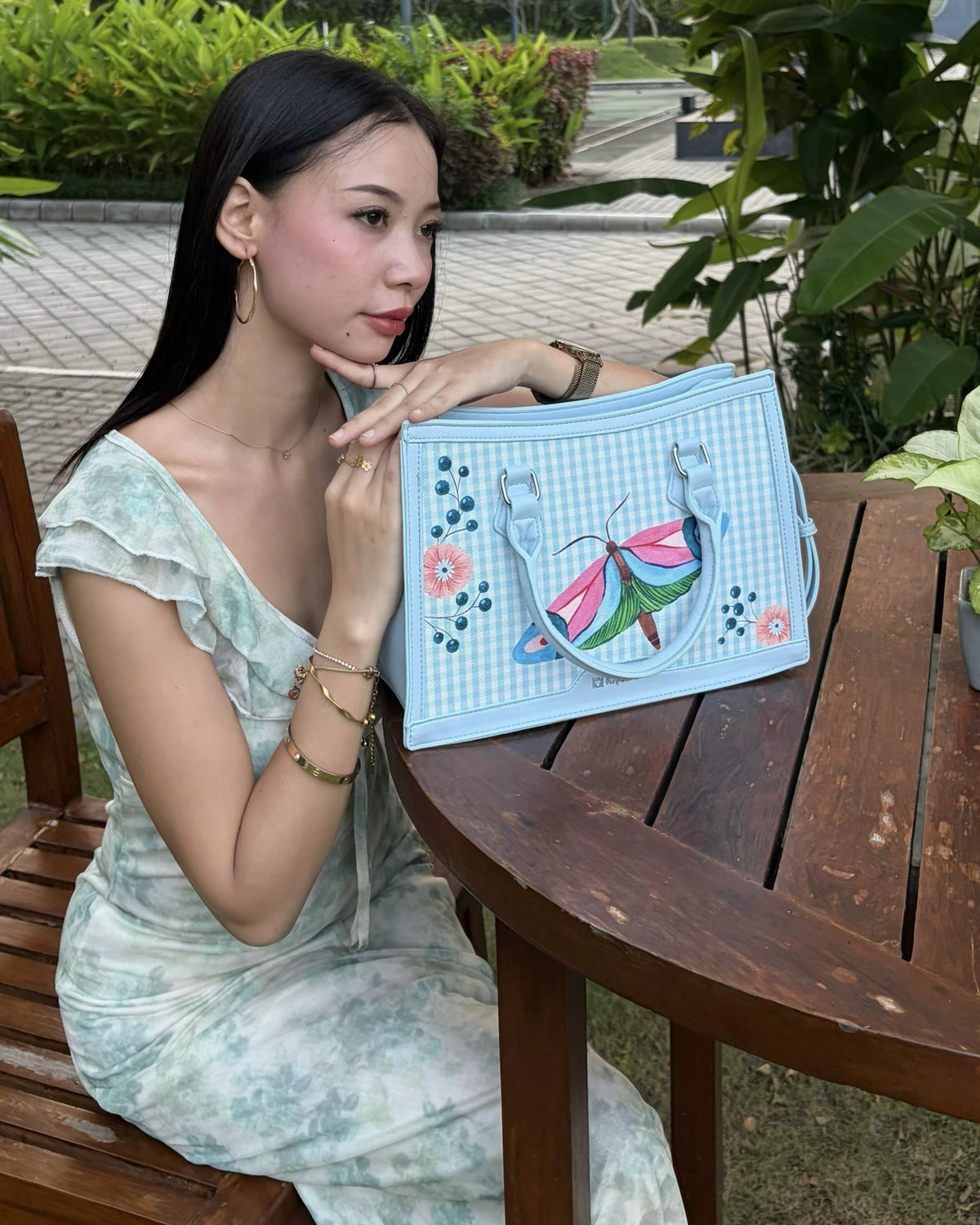 In Bloom Handbag Sky Blue Influencer 02