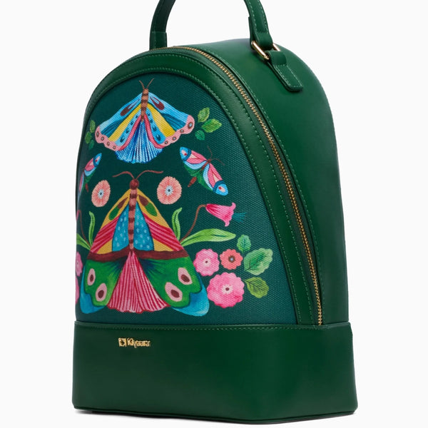 A spacious main compartment with inner pockets keeps essentials neatly in place.