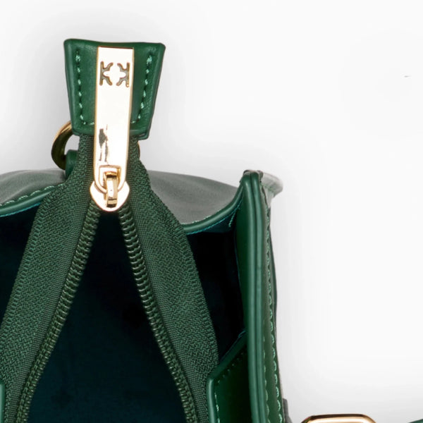 Secure chain-lock closure and multiple inner pockets make it as practical as it is expressive.