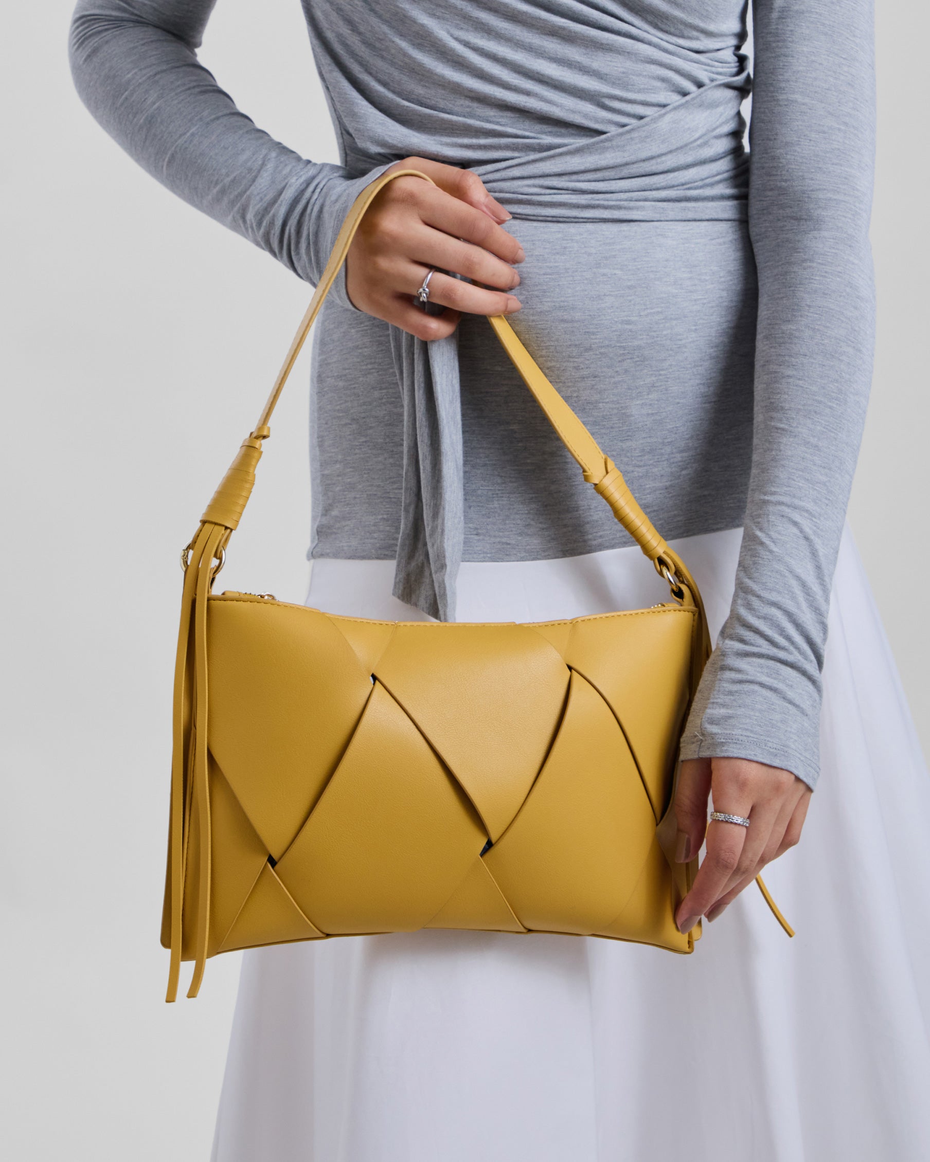 Ila Sling Bag Mustard