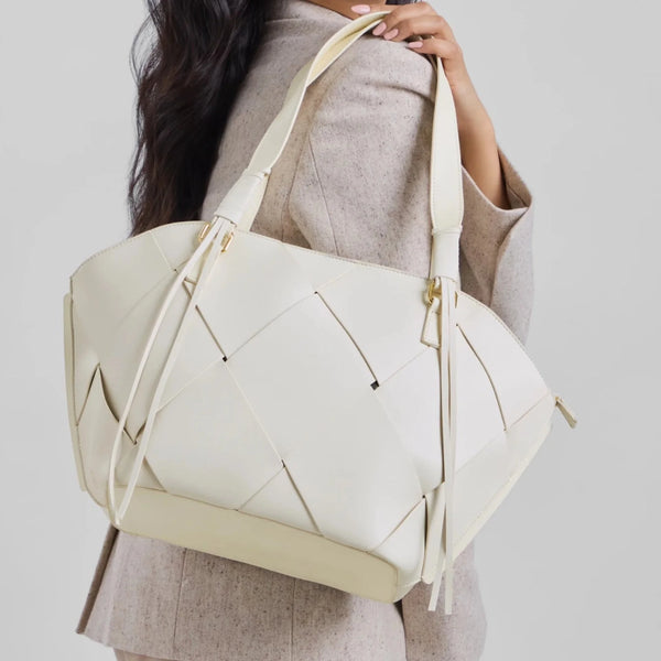 Long shoulder handles make it easy to carry comfortably through a full day.