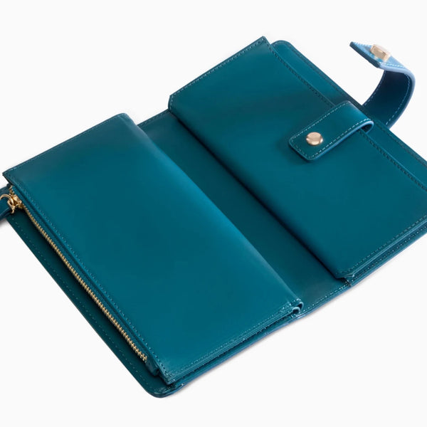 Phone slot and secret pockets make room for cards, cash and small valuables.