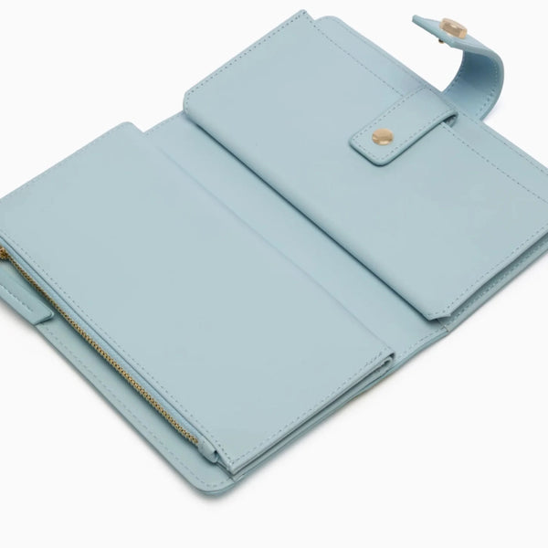 Phone slot and secret pockets make room for cards, cash and small valuables.